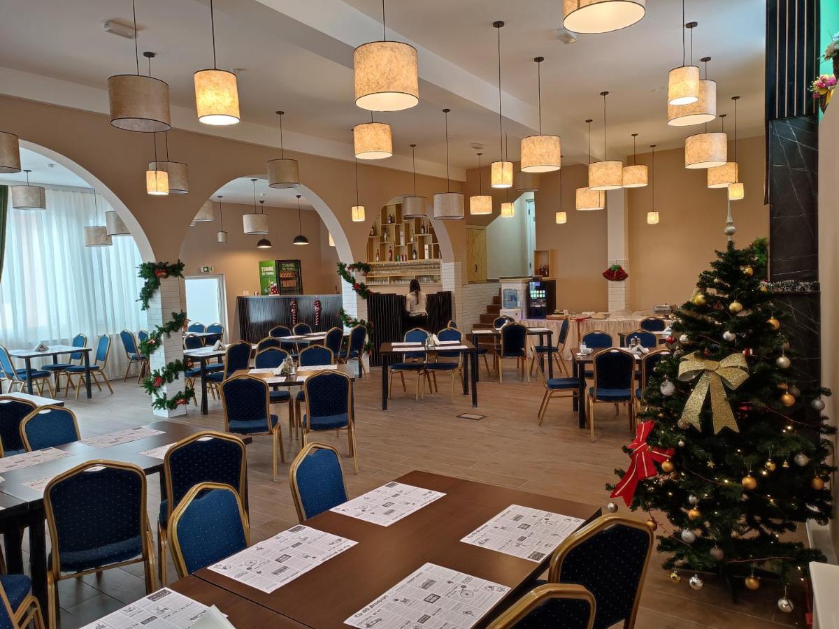 Hotel Iri بوستين المظهر الخارجي الصورة
