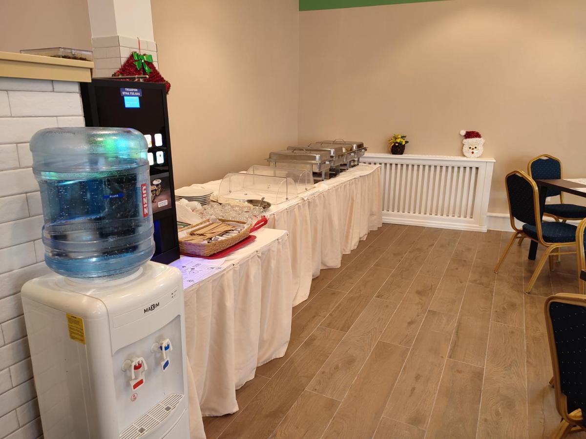 Hotel Iri بوستين المظهر الخارجي الصورة