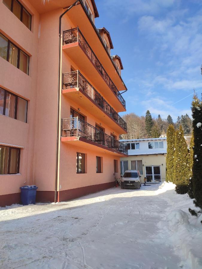 Hotel Iri بوستين المظهر الخارجي الصورة