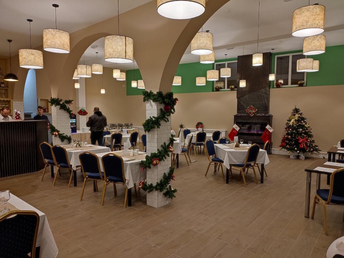 Hotel Iri بوستين المظهر الخارجي الصورة