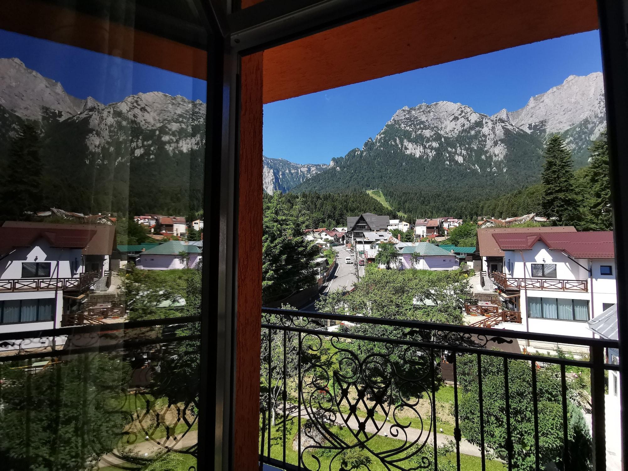 Hotel Iri بوستين المظهر الخارجي الصورة