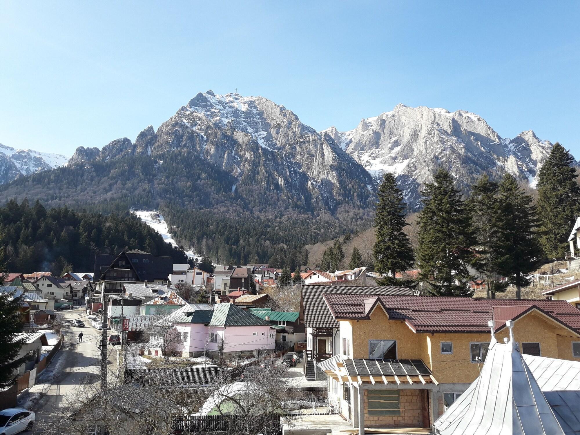Hotel Iri بوستين المظهر الخارجي الصورة