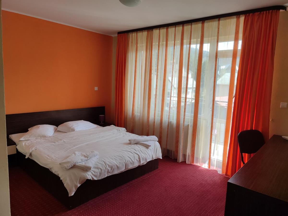 Hotel Iri بوستين المظهر الخارجي الصورة
