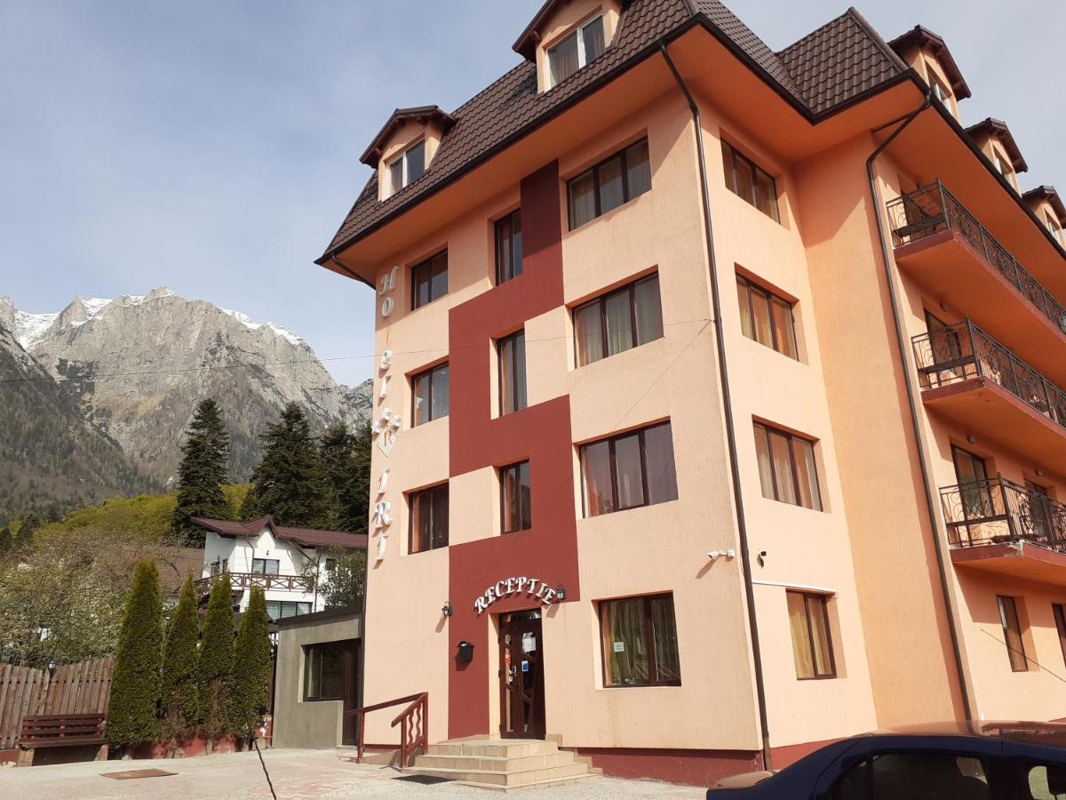 Hotel Iri بوستين المظهر الخارجي الصورة